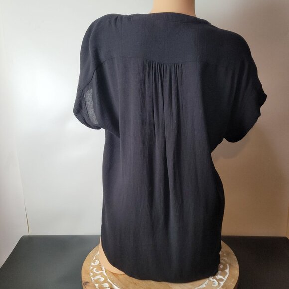 Orvis Black Button-Down Short Sleeve V-Neck Blouse M/M Lightweight Rayon - Picture 4 of 13